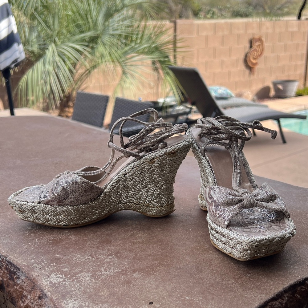 STUART WEITZMAN Jute Silver Snake Print Wrap Around Tie Wedges - Picture 10 of 10